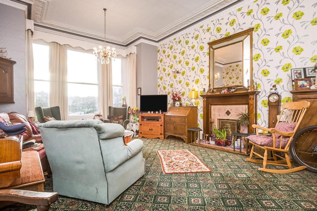 The Grosvenor Guest house Scarborough